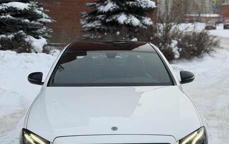 Mercedes-Benz E-Класс, 2019 год, 3 200 000 рублей, 2 фотография