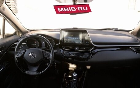 Toyota C-HR I рестайлинг, 2019 год, 2 392 000 рублей, 7 фотография