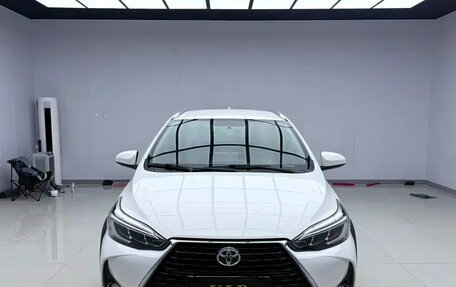 Toyota Yaris XP150 рестайлинг, 2022 год, 1 038 017 рублей, 2 фотография