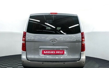 Hyundai H-1 II рестайлинг, 2015 год, 2 097 000 рублей, 6 фотография