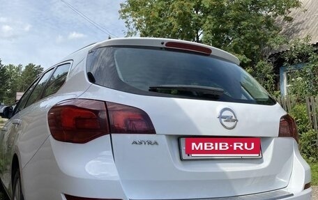 Opel Astra J, 2011 год, 970 000 рублей, 3 фотография