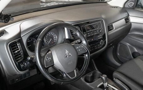 Mitsubishi Outlander III рестайлинг 3, 2015 год, 1 830 000 рублей, 5 фотография