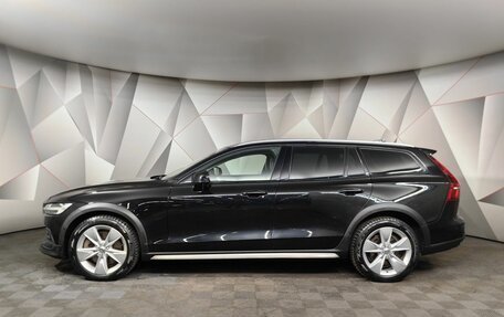 Volvo V60 Cross Country II, 2019 год, 2 597 000 рублей, 5 фотография
