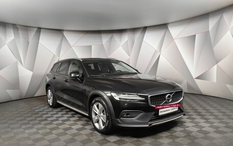 Volvo V60 Cross Country II, 2019 год, 2 597 000 рублей, 3 фотография