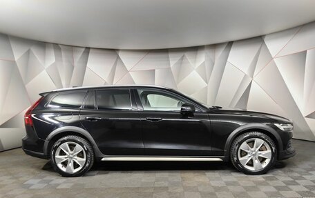 Volvo V60 Cross Country II, 2019 год, 2 597 000 рублей, 6 фотография