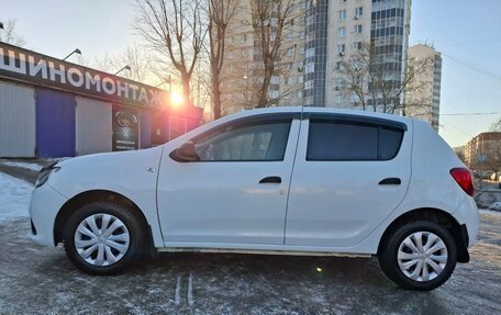 Renault Sandero II рестайлинг, 2016 год, 699 999 рублей, 2 фотография