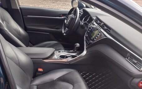 Toyota Camry, 2018 год, 2 500 000 рублей, 4 фотография