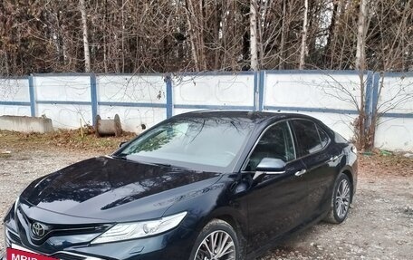 Toyota Camry, 2018 год, 2 500 000 рублей, 8 фотография