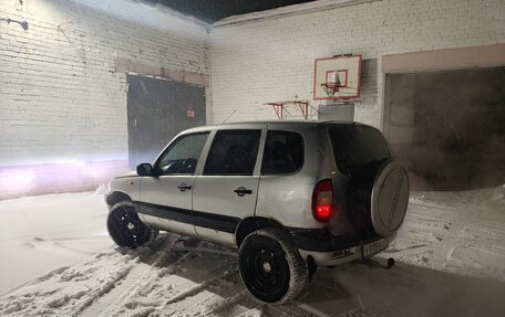 Chevrolet Niva I рестайлинг, 2003 год, 249 000 рублей, 5 фотография