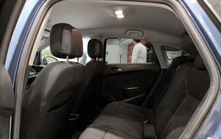 Opel Astra J, 2013 год, 830 000 рублей, 15 фотография