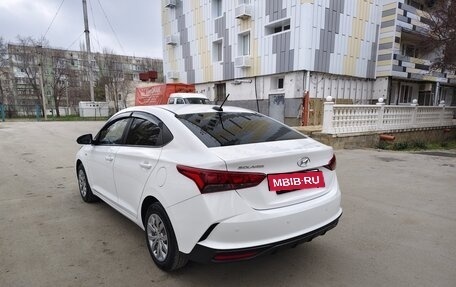 Hyundai Solaris II рестайлинг, 2021 год, 1 680 000 рублей, 8 фотография