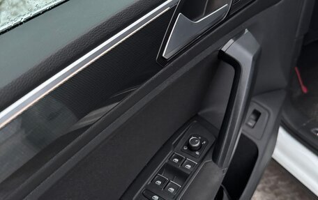 Volkswagen Tiguan II, 2017 год, 2 500 000 рублей, 3 фотография