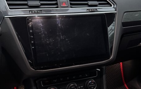 Volkswagen Tiguan II, 2017 год, 2 500 000 рублей, 2 фотография