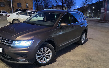Volkswagen Tiguan II, 2018 год, 2 300 000 рублей, 4 фотография