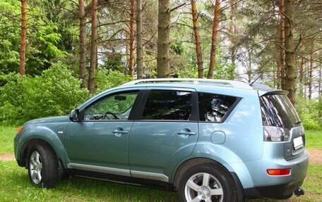 Mitsubishi Outlander III рестайлинг 3, 2008 год, 1 365 000 рублей, 2 фотография