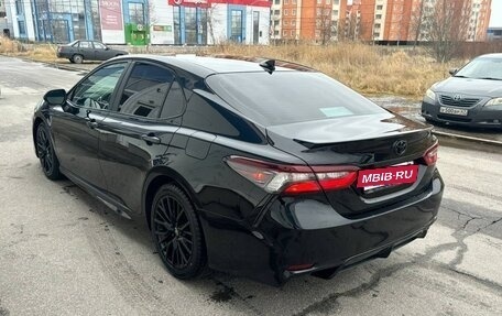 Toyota Camry, 2021 год, 2 800 000 рублей, 3 фотография