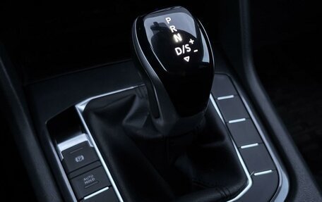 Volkswagen Tiguan II, 2021 год, 3 335 000 рублей, 12 фотография