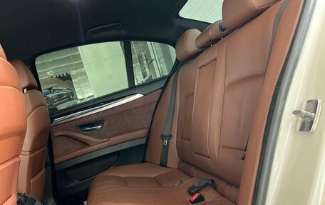 BMW 5 серия, 2012 год, 1 800 000 рублей, 31 фотография