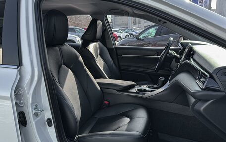 Toyota Camry, 2021 год, 2 890 000 рублей, 8 фотография