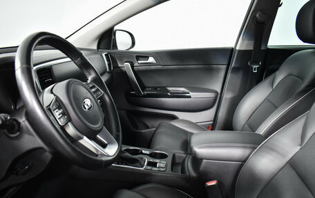 KIA Sportage IV рестайлинг, 2018 год, 2 499 000 рублей, 10 фотография