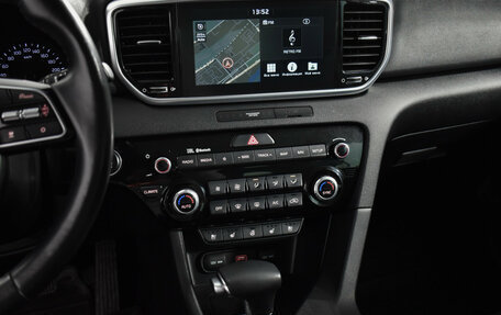 KIA Sportage IV рестайлинг, 2018 год, 2 499 000 рублей, 17 фотография