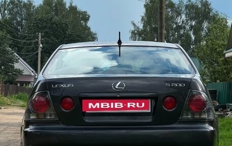 Lexus IS II рестайлинг 2, 2004 год, 850 000 рублей, 3 фотография