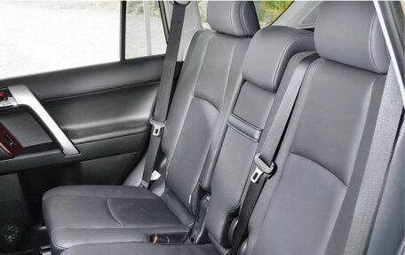 Toyota Land Cruiser Prado 150 рестайлинг 2, 2016 год, 4 150 000 рублей, 8 фотография