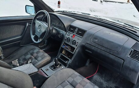 Mercedes-Benz C-Класс, 1995 год, 160 000 рублей, 5 фотография