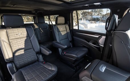 Cadillac Escalade V, 2024 год, 19 000 000 рублей, 13 фотография