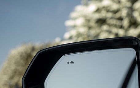 Cadillac Escalade V, 2024 год, 19 000 000 рублей, 28 фотография