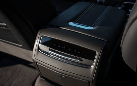 Cadillac Escalade V, 2024 год, 19 000 000 рублей, 25 фотография