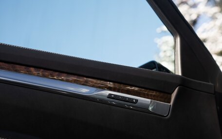 Cadillac Escalade V, 2024 год, 19 000 000 рублей, 17 фотография