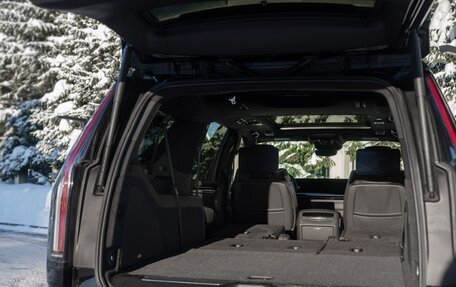Cadillac Escalade V, 2024 год, 19 000 000 рублей, 33 фотография