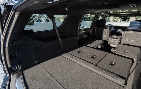 Cadillac Escalade V, 2024 год, 19 000 000 рублей, 34 фотография