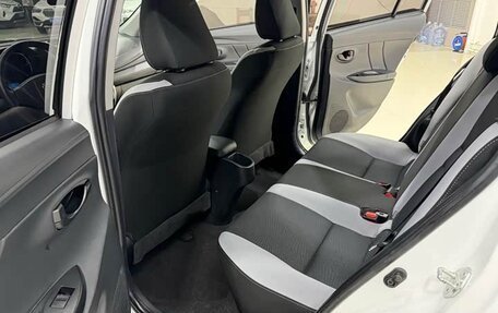 Toyota Yaris, 2022 год, 1 140 000 рублей, 11 фотография