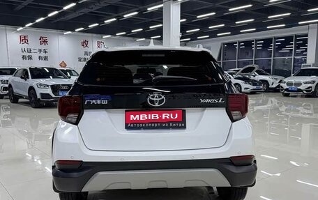 Toyota Yaris, 2022 год, 1 140 000 рублей, 5 фотография