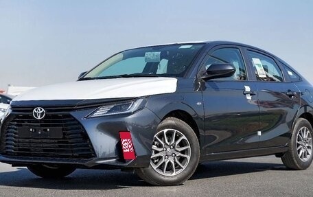 Toyota Yaris, 2025 год, 2 400 000 рублей, 1 фотография