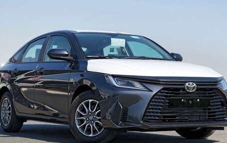 Toyota Yaris, 2025 год, 2 400 000 рублей, 3 фотография