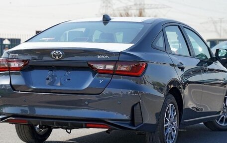 Toyota Yaris, 2025 год, 2 400 000 рублей, 4 фотография