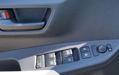 Toyota Yaris, 2025 год, 2 400 000 рублей, 12 фотография