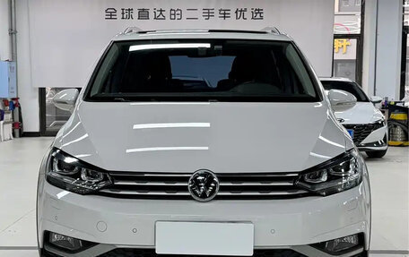 Volkswagen Touran III, 2021 год, 1 899 123 рублей, 2 фотография