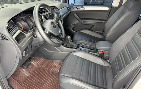 Volkswagen Touran III, 2021 год, 1 899 123 рублей, 8 фотография