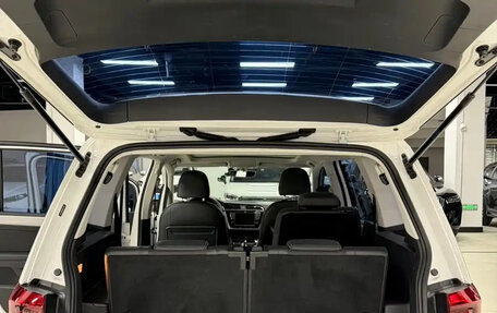 Volkswagen Touran III, 2021 год, 1 899 123 рублей, 13 фотография