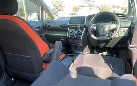 Toyota Wish II, 2013 год, 1 230 000 рублей, 14 фотография