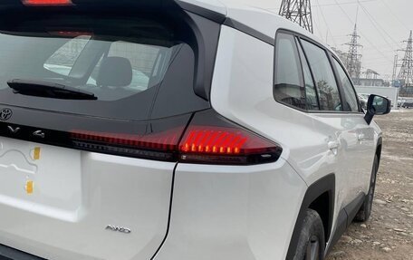 Toyota RAV4, 2025 год, 4 850 000 рублей, 6 фотография