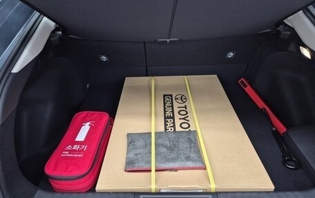 Toyota Prius IV XW50, 2025 год, 3 990 099 рублей, 16 фотография