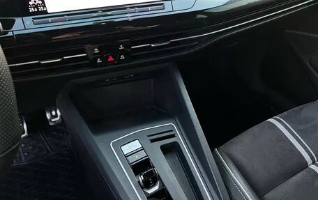 Volkswagen Golf VIII, 2023 год, 1 890 000 рублей, 12 фотография