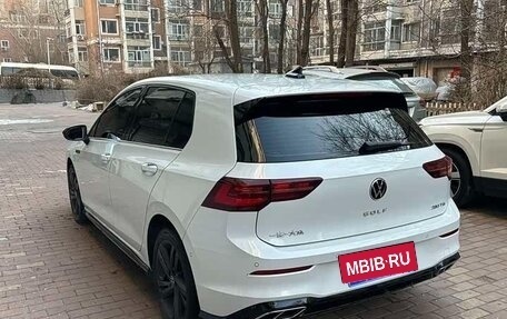 Volkswagen Golf VIII, 2022 год, 1 800 000 рублей, 2 фотография