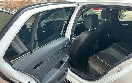 Volkswagen Golf VIII, 2022 год, 1 800 000 рублей, 12 фотография