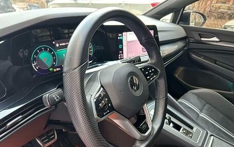 Volkswagen Golf VIII, 2022 год, 1 800 000 рублей, 10 фотография